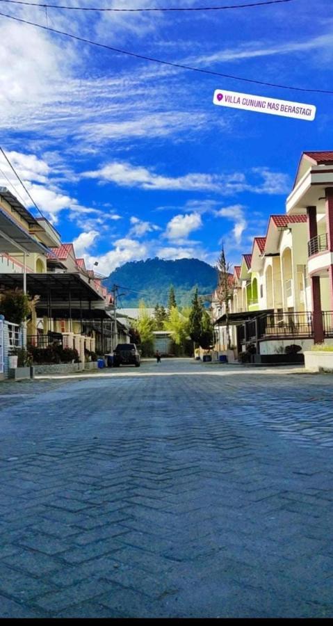 Villa Gunung Mas Berastagi Exterior foto